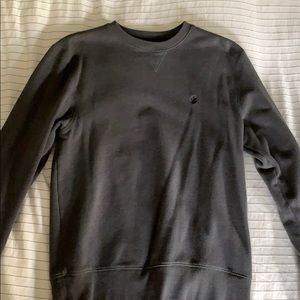 Izod crewneck sweatshirt